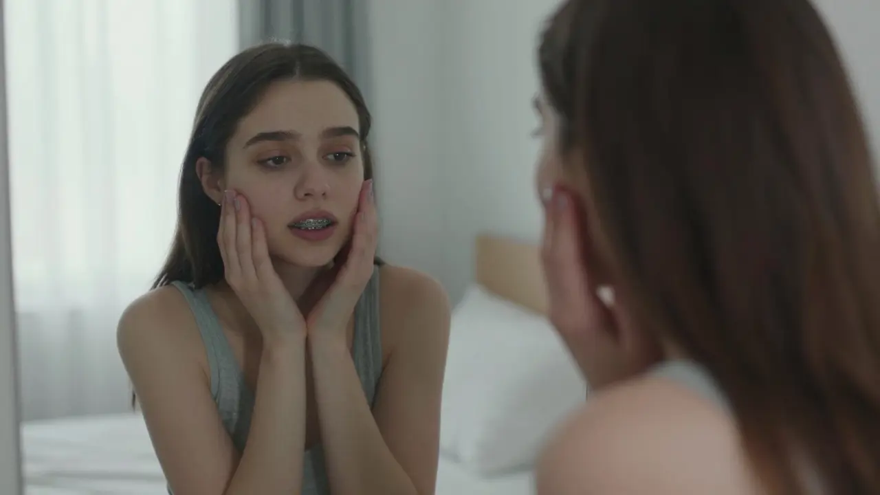 Jak fixní rovnátka ovlivňují vaše sociální život: od nejistoty k sebevědomí